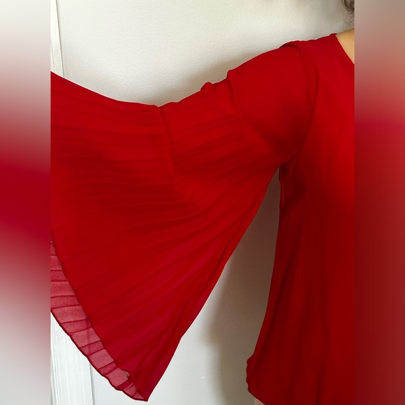 Red Bell Pleated Sleeves Small - Picture 3 of 7